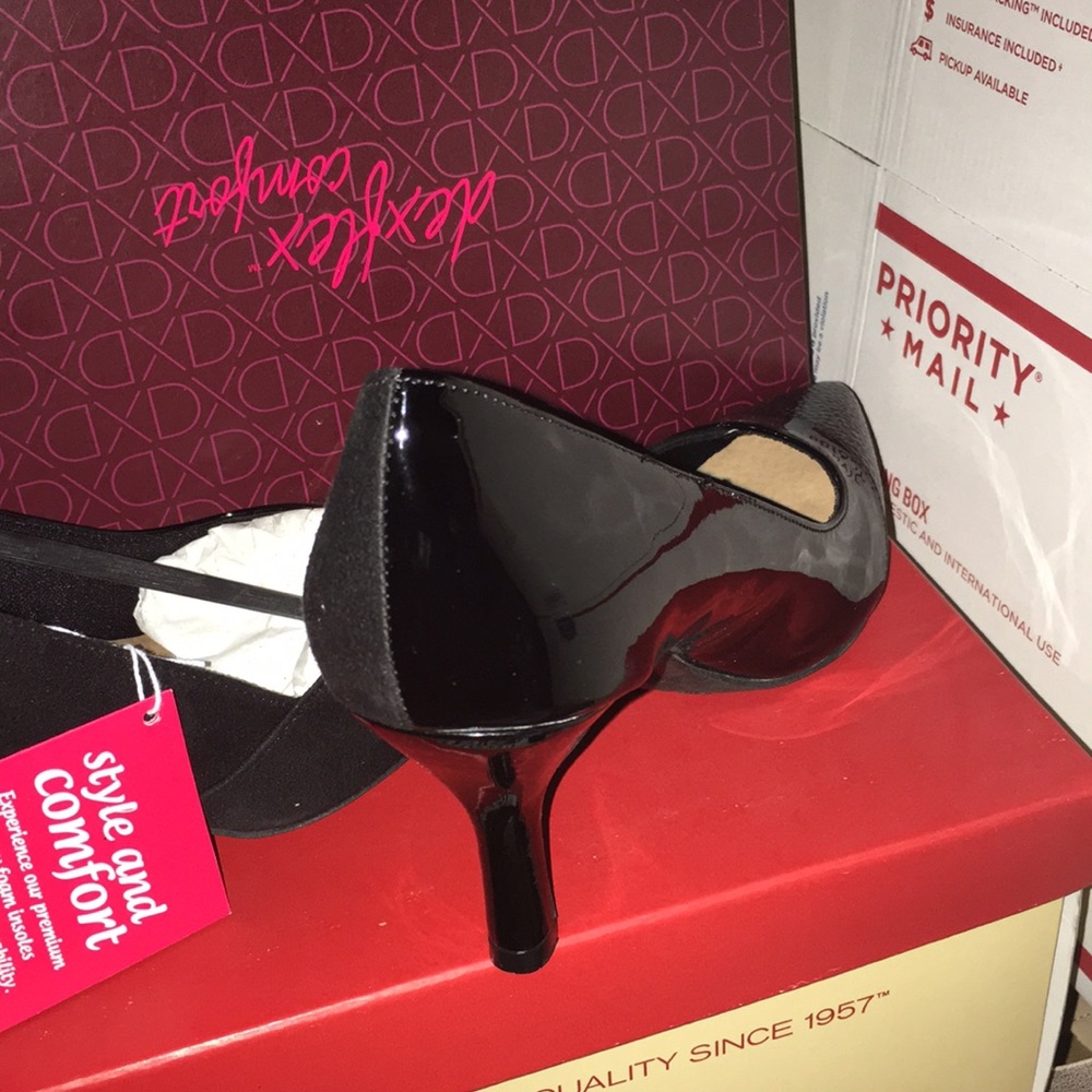 👠🌹 gorgeous black heels new with tag 1-inch heel - Picture 4 of 4